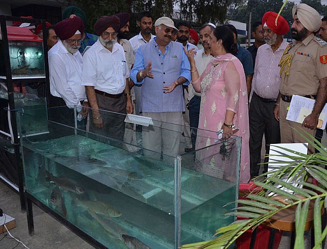 Sh. VP Singh Badnore, Governor of Punjab visited at College of Fisheries along with Dr Amarjit Singh Nanda, Vice-Chancellor and other officers on 21st Sept 2016